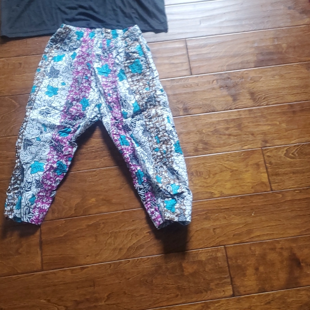 African clothing - Picture 3 of 4